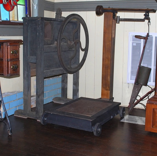 Historical Apparatus on display at the Wantagh Museum